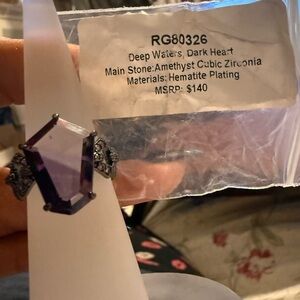 RG80326
Deep Waters, dark heart size 8